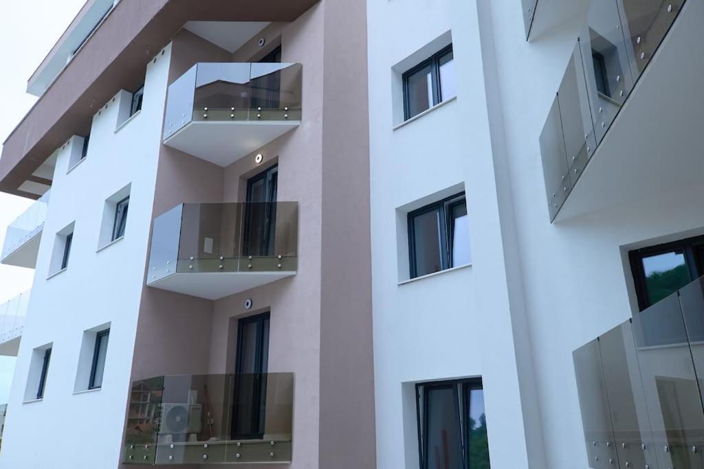 City Center Accommodation - 404 Resita Exterior foto
